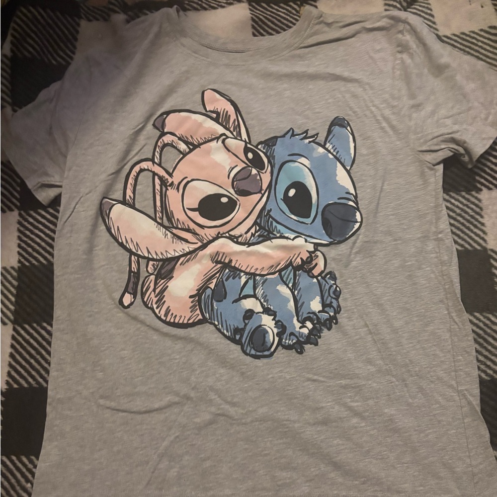 Medium Disney Stitch shirt